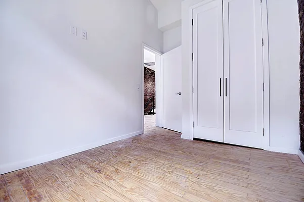 Rented by Urbane Brokerage | media 56