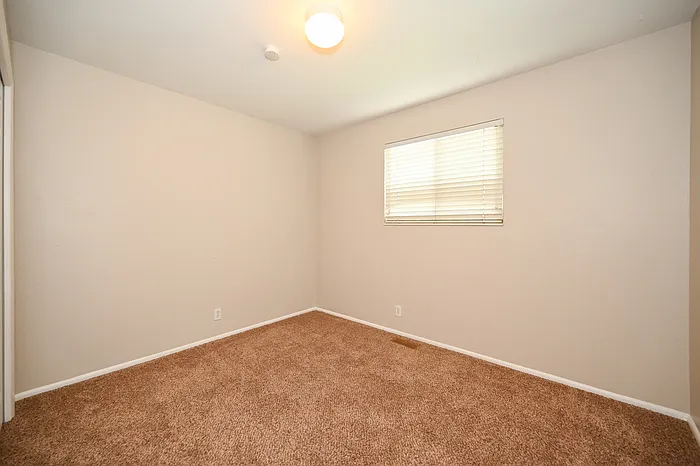 918 E Vics Rd — Photo 14