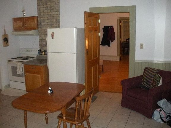 4th image of 2037 N Buffum St