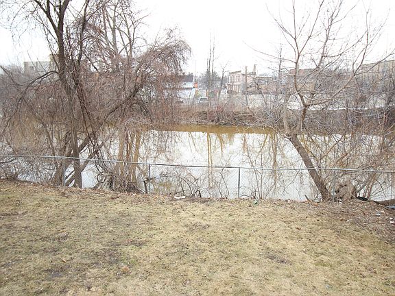 2nd image of 1235 Saint Clair St