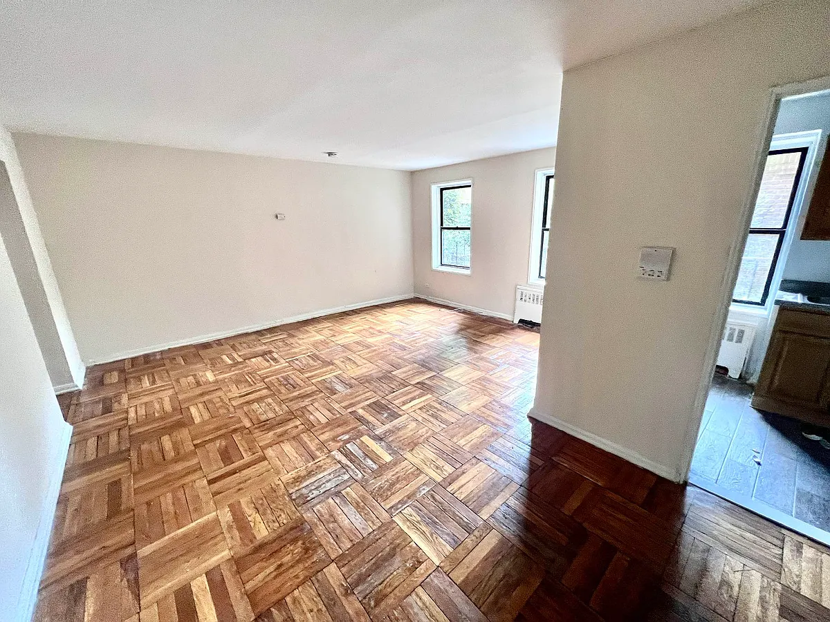 Building Photo - 143-36 Barclay Ave #6K