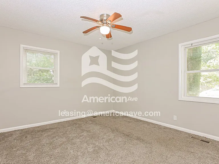 1237609_008_bedroom_9.jpg