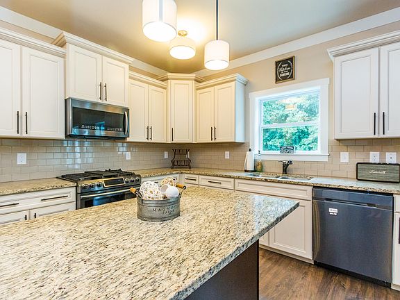 5th image of 7596 Canyon Dr