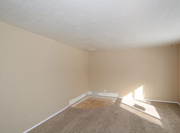 4th image of 1253 Crescent Ave