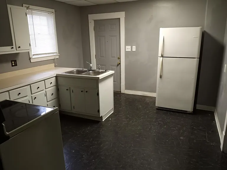 1330 Worley Ave NW — Photo 11
