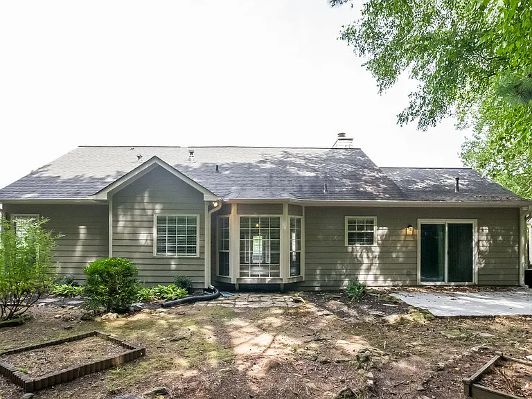 520 Brooksdale Dr — Photo 16