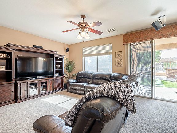 4th image of 7413 W Honeysuckle Dr