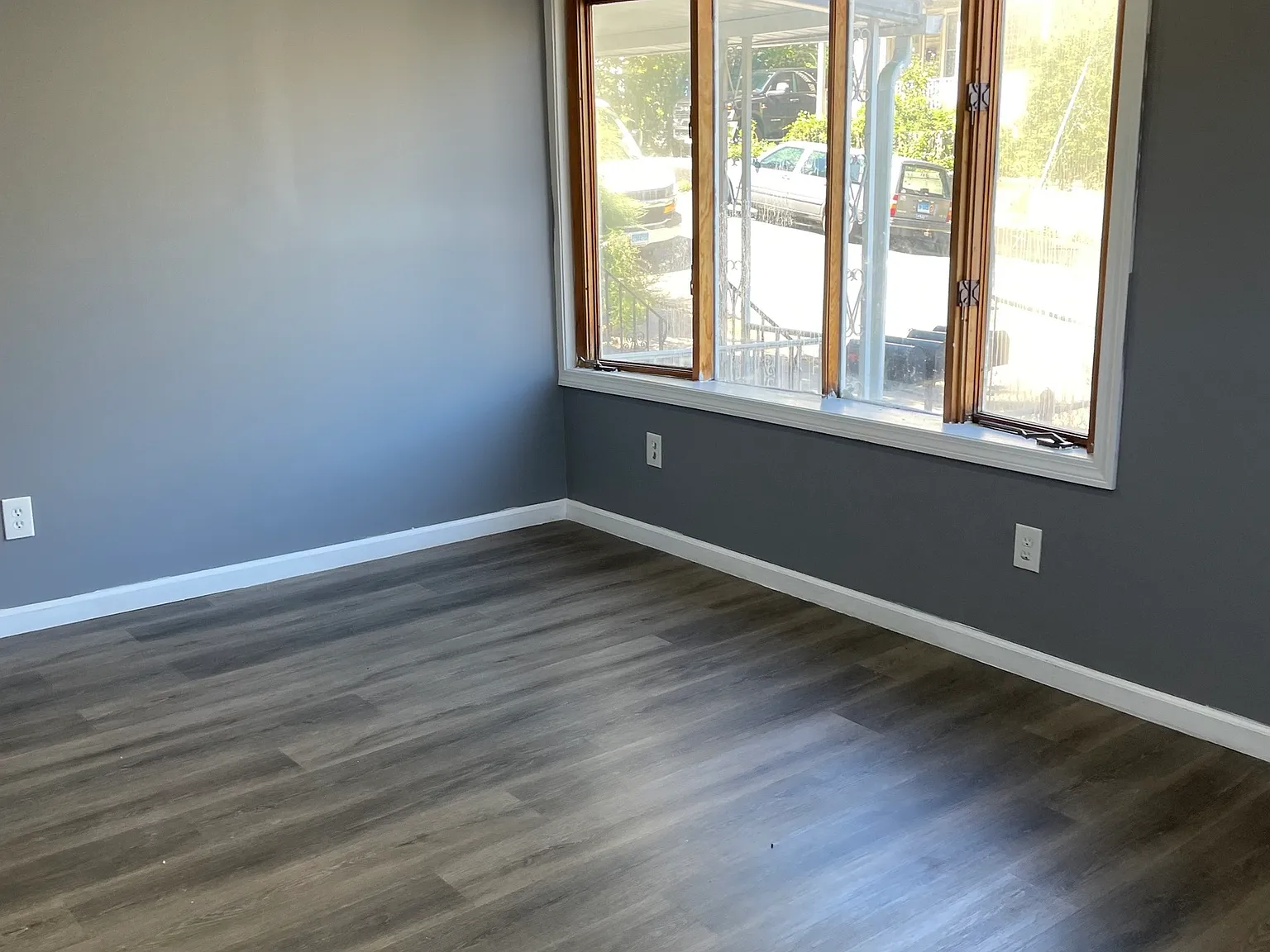 3 bed, 1.0 bath, 3185 sqft, $2,000 — Photo 4