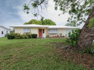 1777 Elm Dr, Venice, FL 34293