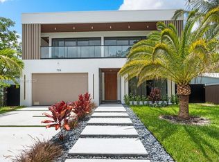 706 NE 17th Way, Fort Lauderdale, FL 33304