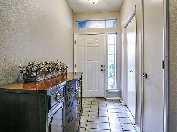 3rd image of 1514 Mesa Ct