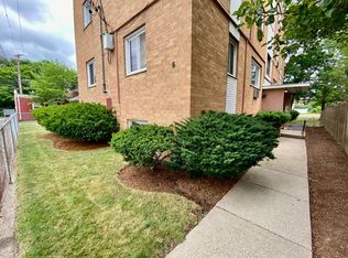 6 Waterloo St APT 6, Hyde Park, MA 02136