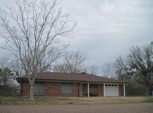 301 Avenue I, Brazoria, TX 77422