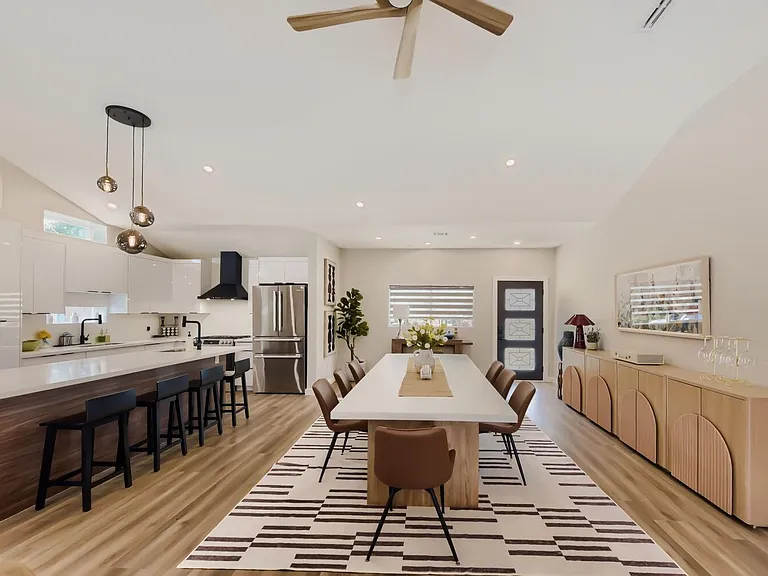 8815 Sharpview Dr — Photo 8