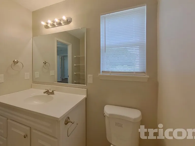 1701 Gordon Walters Dr — Photo 9