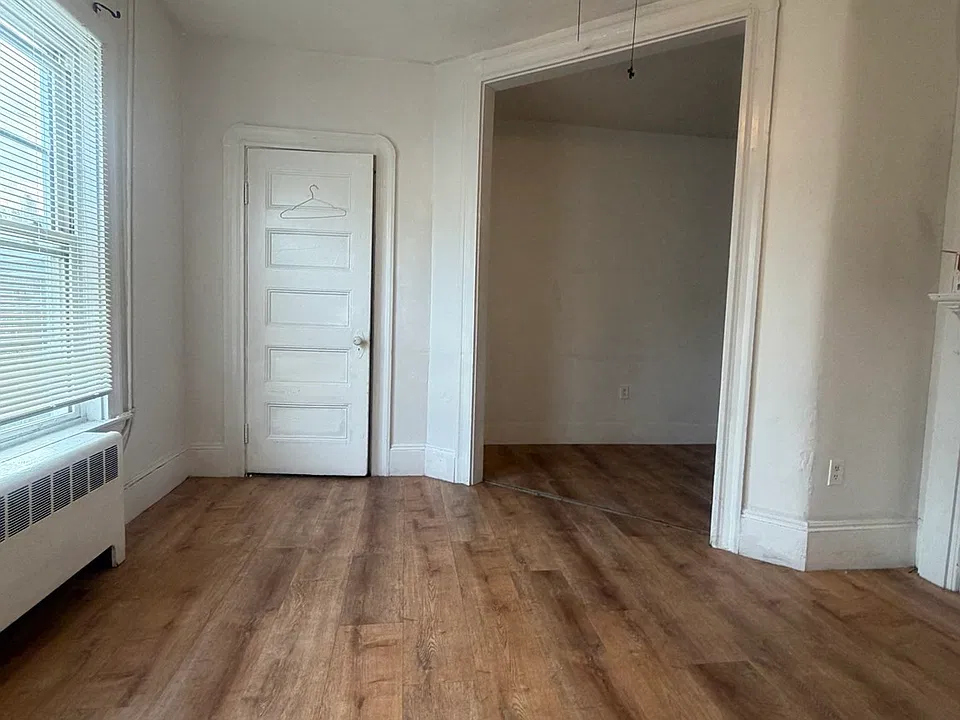 12 Houghton St #2