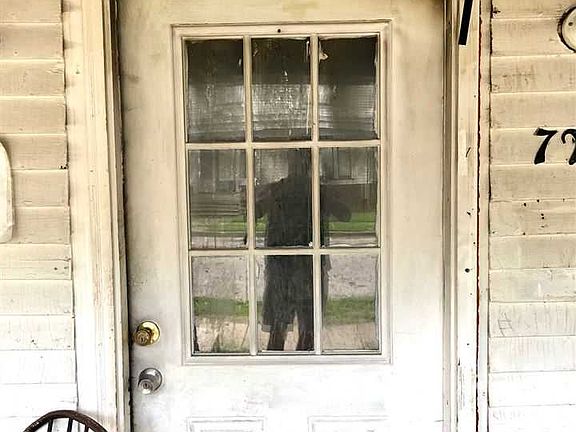 2nd image of 724 E Blackford Ave