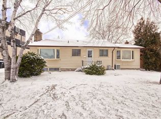 2437 Hensall St, Mississauga, ON L5A2T1