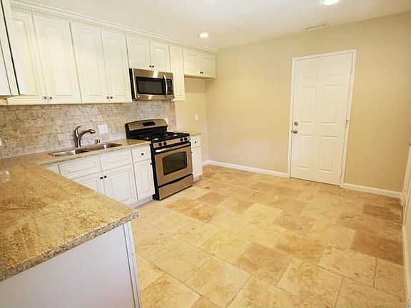 5th image of 791 Somerset Pl
