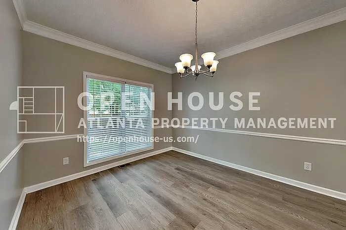 2305 Luther Ter SW — Photo 9