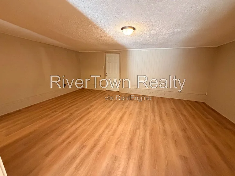 1511 Elkwood St — Photo 2