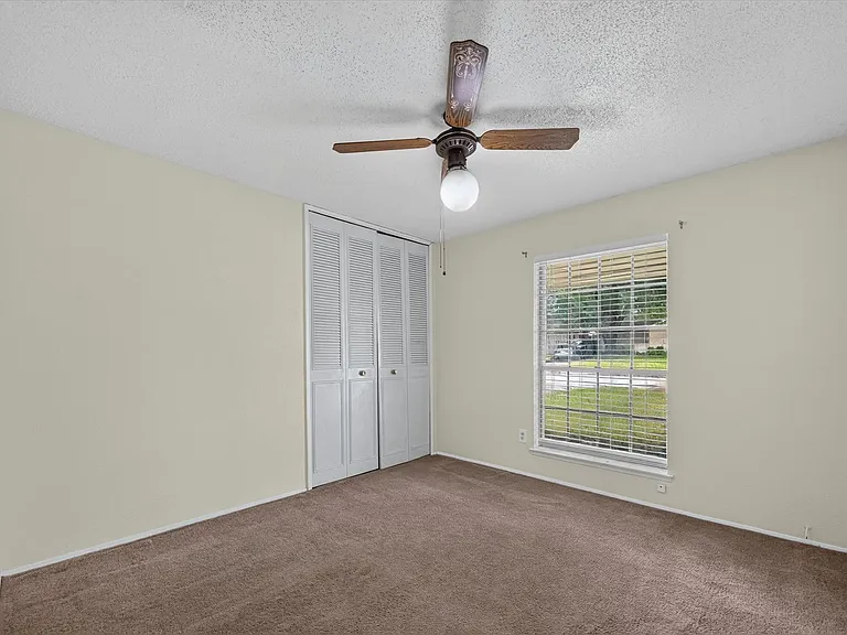2026 Wedgewood Ln — Photo 10