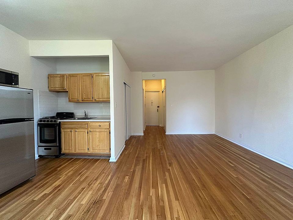 2nd image of 13 Sheridan Sq #4A