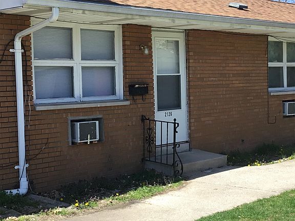 2nd image of 2126 Lathrop St