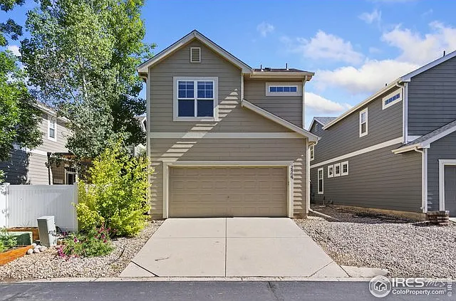 3 bed, 2536 sqft, $2,600 — Photo 2