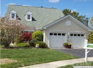 56 Greenways Ln, Lakewood, NJ