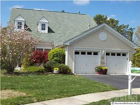 56 Greenways Ln photo 1