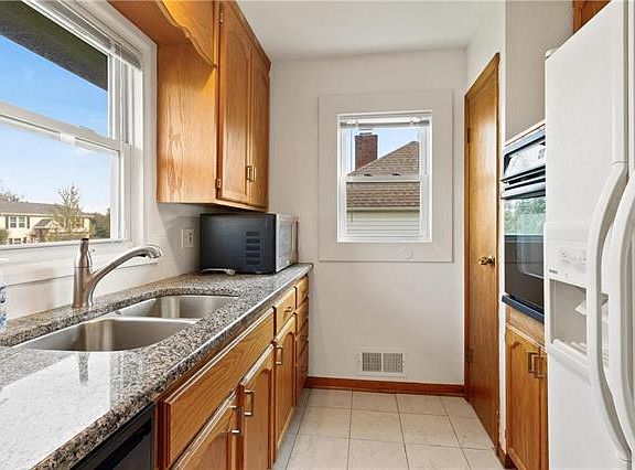 4th image of 8702 Benson Dr