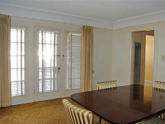 5th image of 1236 W Elm St