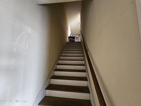 4th image of 141 7TH Street W