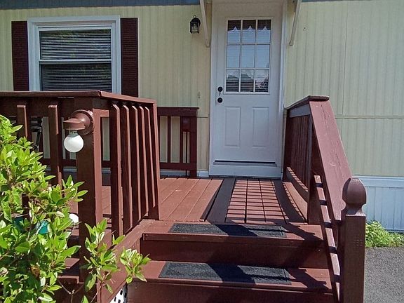 3rd image of 97 Willow Tree Dr