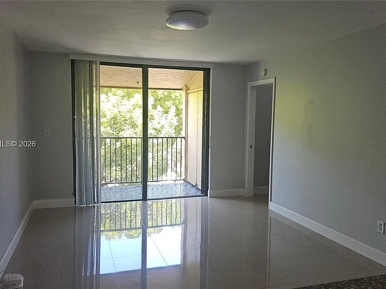 14311 N Kendall Dr #407A — Photo 3
