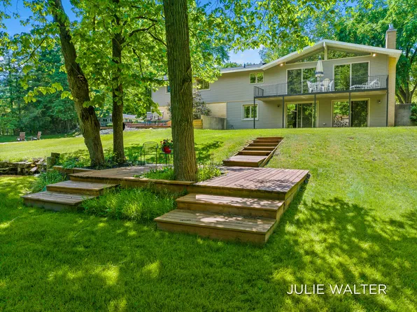 7166 Thornapple River Dr SE, Caledonia, MI 49316