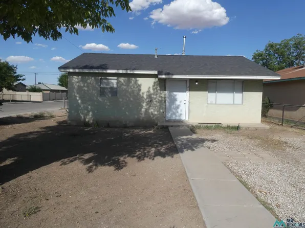 812 N 4th St, Artesia, NM 88210