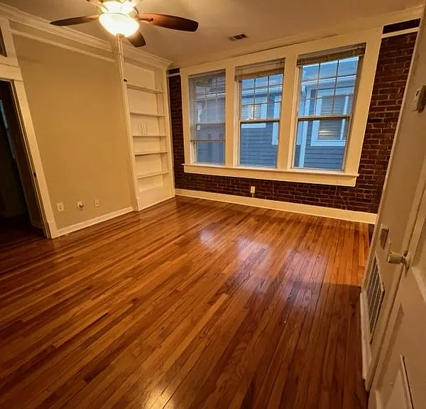 253 14th St NE #14 — Photo 1