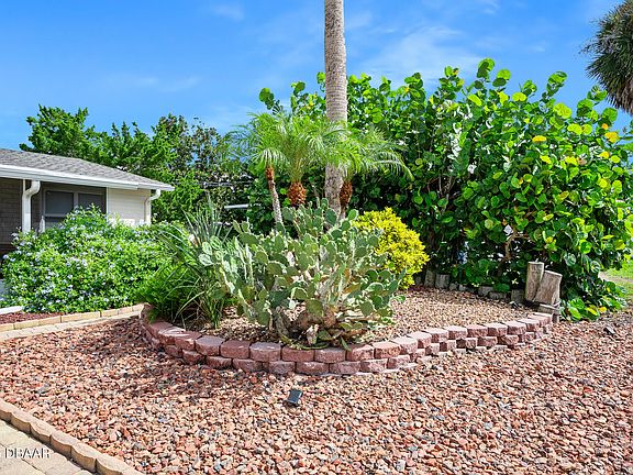 5th image of 44 Tropical Dr