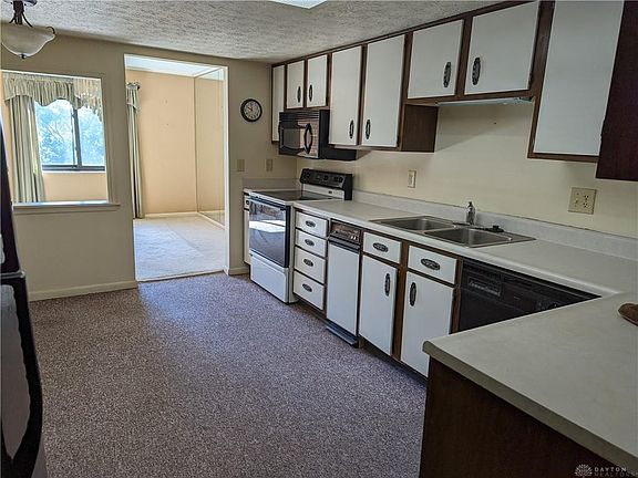 3rd image of 1600 Thunderbird Ln #45