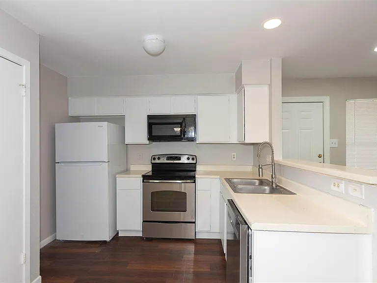 1603 Onion Creek Village Dr #C — Photo 4