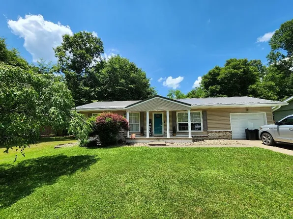 13 Halstead St, Fayetteville, WV 25840