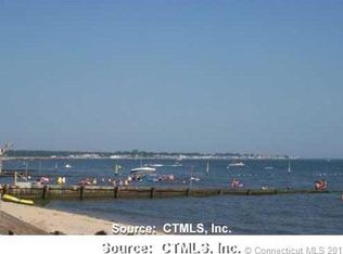 33 Beach Rd, Old Saybrook, CT 06475