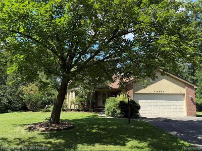 29205 Greening St, Farmington Hills, MI, 48334