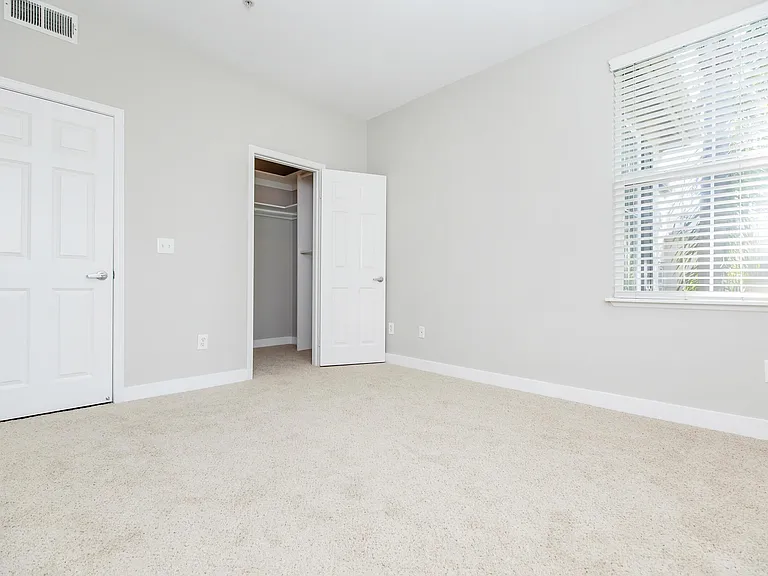 Bellecour Way Apartment Homes — Photo 15