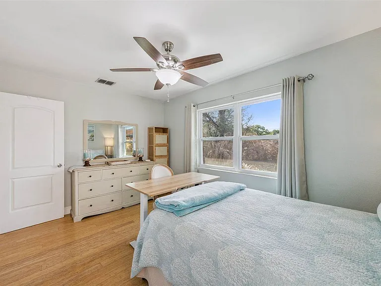 124 E Harding St — Photo 15