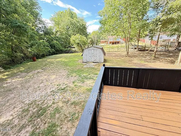 801 Carter Ave — Photo 22