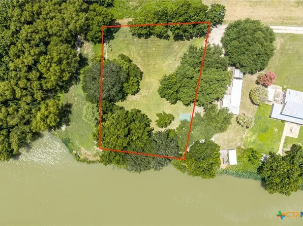 22 Goodwin Rd, Gonzales, TX 78629