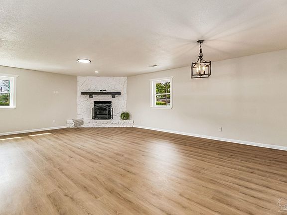5th image of 3025 Panama Dr